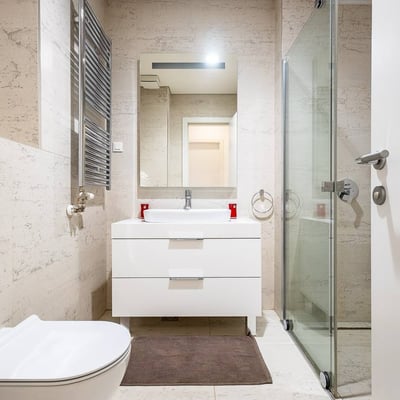 Долгосрочная аренда стильной 3-комнатной квартиры, 88 м², ЖК Skyline, Белград, Сербия